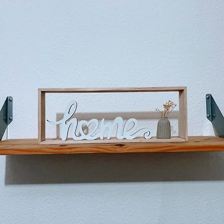 Budget Rooms In Halle With Shared Bathroom, Free Wifi, Netflix & Ipad Екстериор снимка